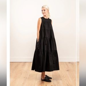 Co Essentials Tiered Poplin Midi Dress in Black Sz Large